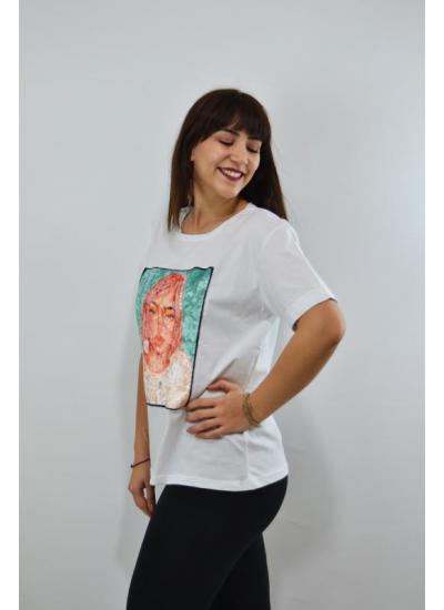 Dijital Baskılı Pul ve Taş İşlemeli Kadın T-Shirt Beyaz