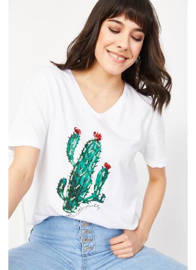 Kadın Beyaz V Yaka Kaktüs Baskılı Pul İşlemeli T-Shirt