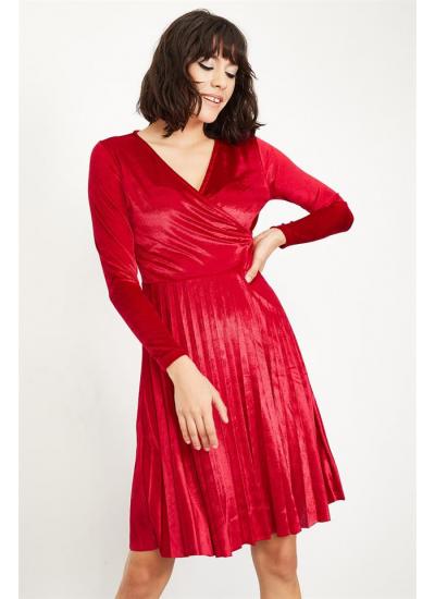 Kadın Kırmızı Piliseli Kadife Kısa Elbise