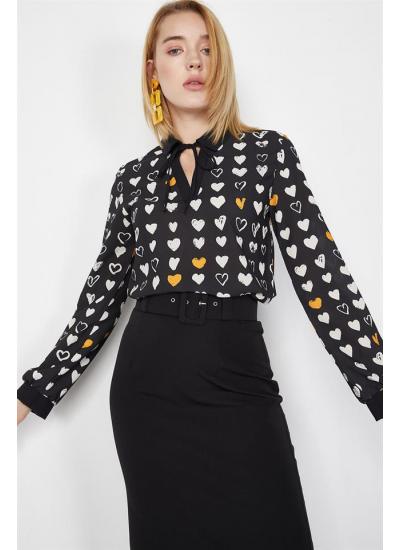 Kadın Siyah Kalp Desenli Bluz