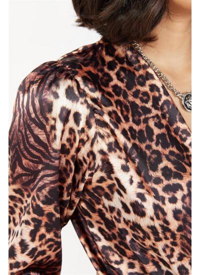Kadın Siyah Leopar Desenli Çıtçıtlı Bluz