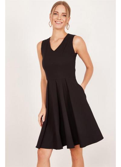 Kadın Siyah Pileli Kloş Elbise