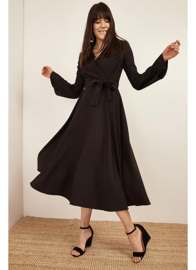 Kadın Siyah Volanlı Kruvaze Elbise